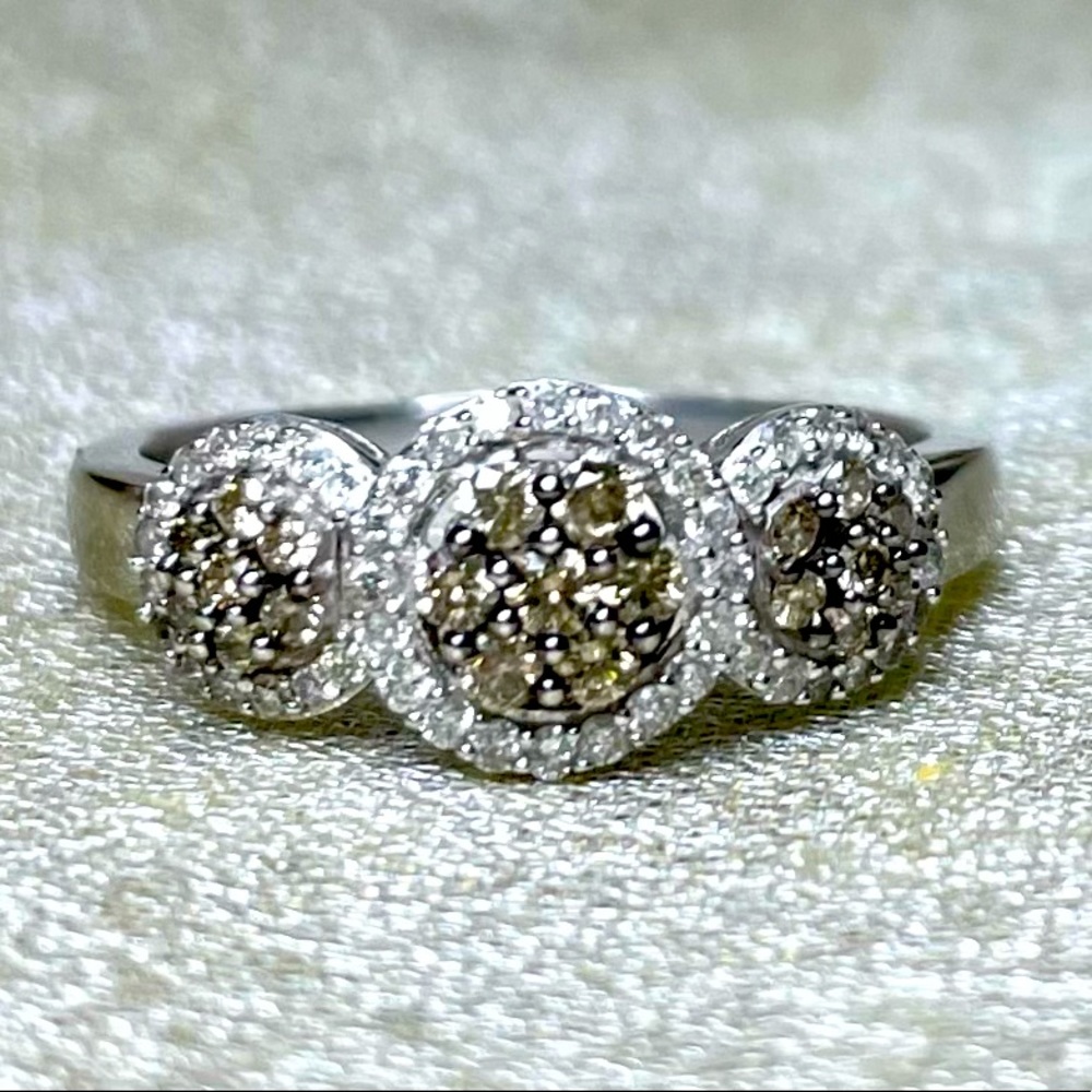 10k White Gold Chocolate Diamond Cluster Ring